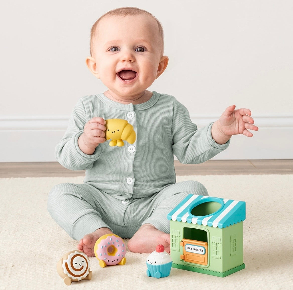 Itzy Play Bakery - Spill & Fill Activity Toy